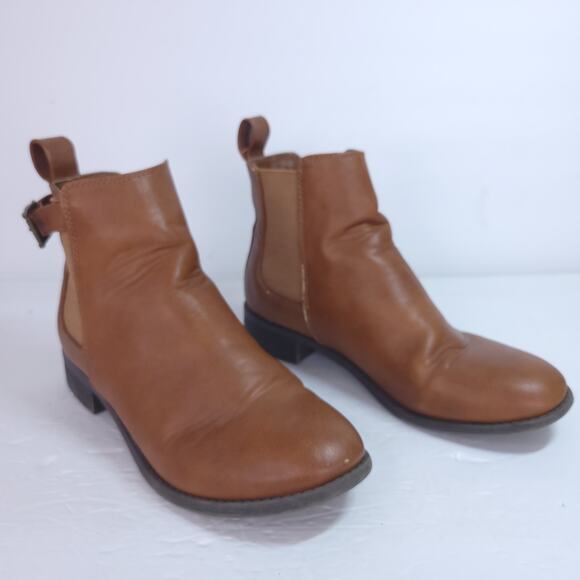 American Eagle Outfitters Shoes - American Eagle Outfitters Vegan Faux Leather Brown Ankle Booties Size 9